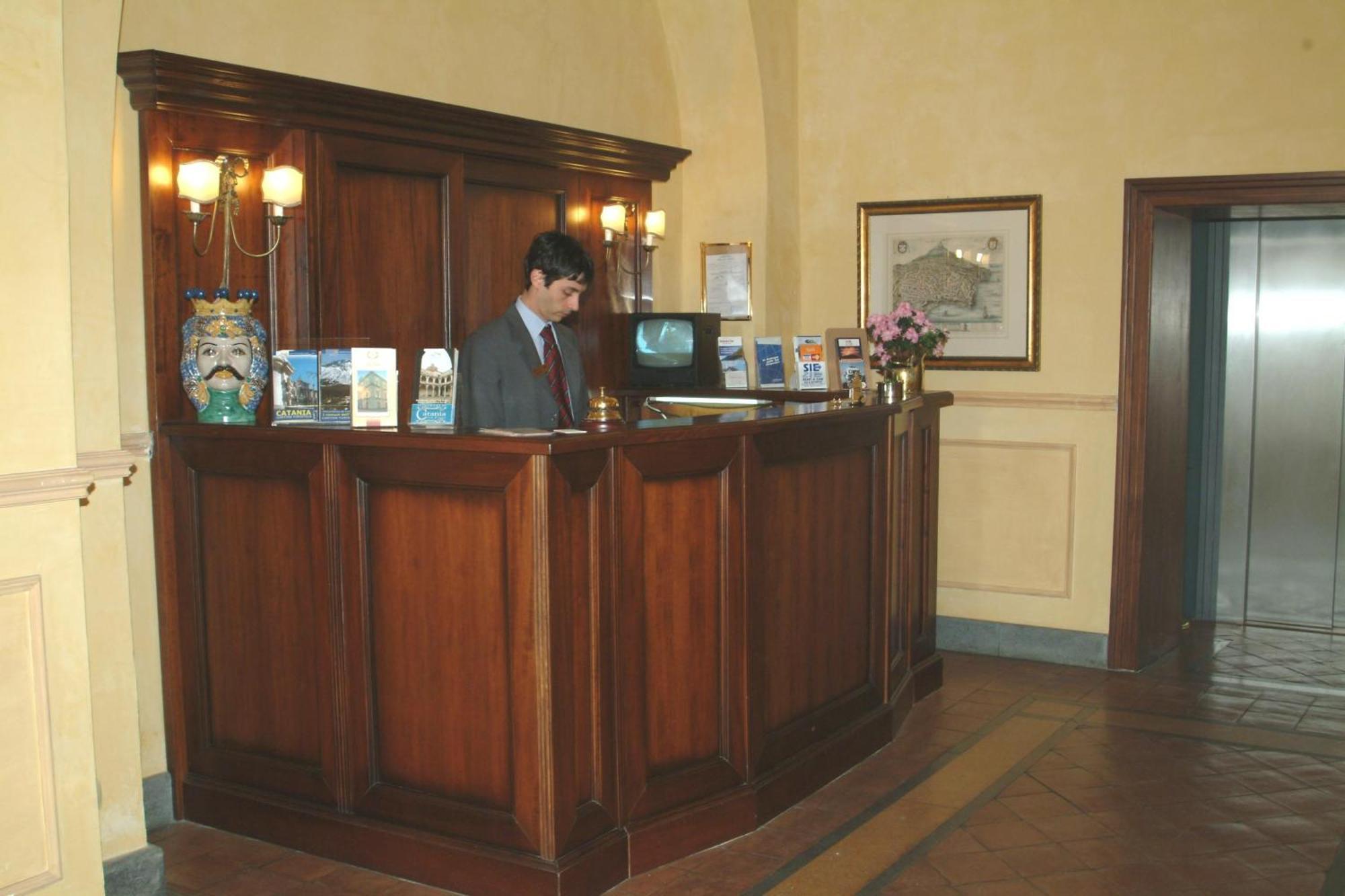Hotel La Ville Catania Esterno foto