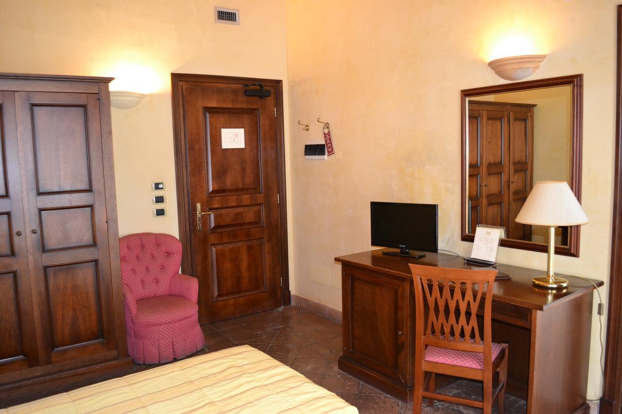 Hotel La Ville Catania Esterno foto