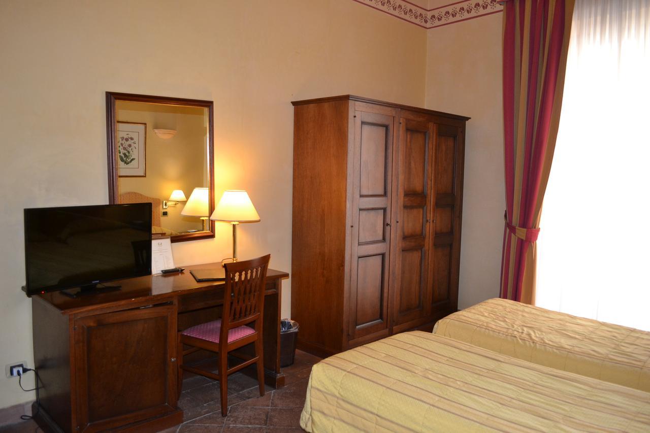 Hotel La Ville Catania Esterno foto