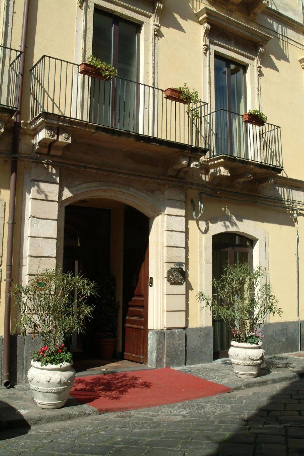 Hotel La Ville Catania Esterno foto