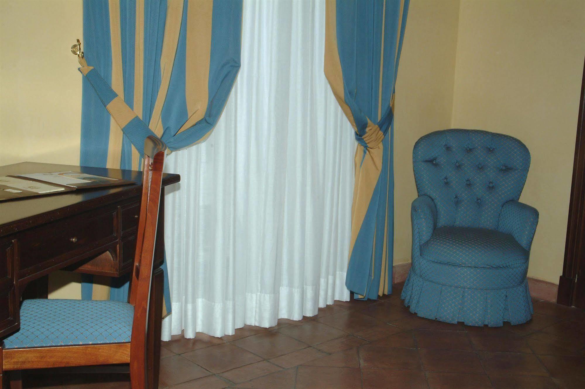 Hotel La Ville Catania Esterno foto