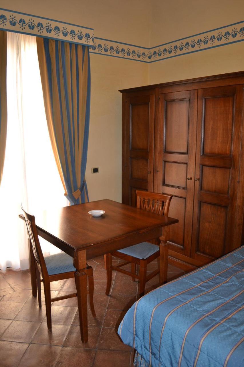 Hotel La Ville Catania Esterno foto
