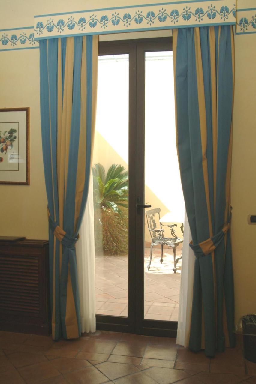 Hotel La Ville Catania Esterno foto